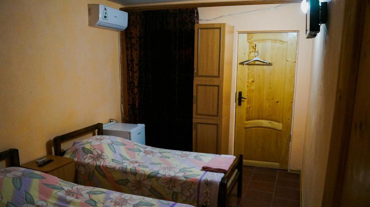 Hotel Гостевой Дом Ирина Suchumi Exteriér fotografie